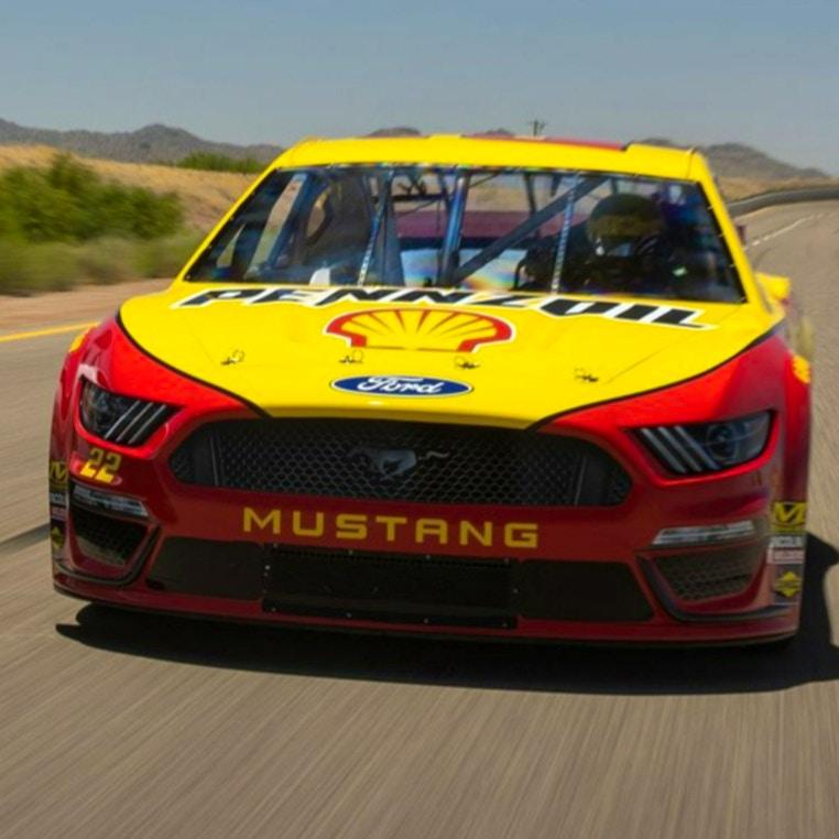 Drifting Mustang Slide